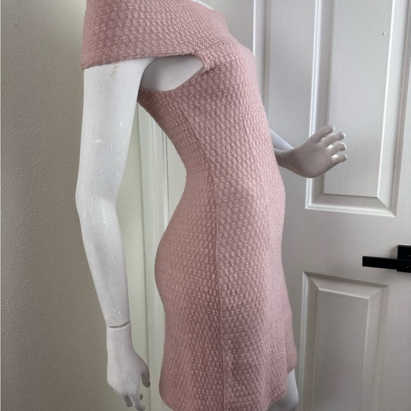 The Swan Elegant Pink Off-Shoulder Dress Size Small #194 - Picture 6 of 11